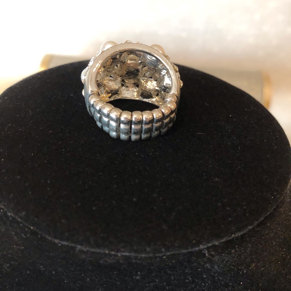 Expandable Ring - Picture 3 of 6